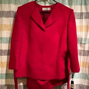 NWT Tahari skirt suit